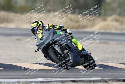 media/Dec-01-2025-Moto Forza (Mon) [[2daa91e15f]]/1-Advanced Group/Session 3 (Turn 3)/